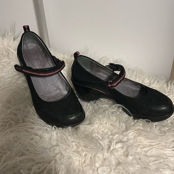Women’s comfort J – 41 Adventure-on wedge heel shoes. Size 8M by JAMBU - Picture 1 of 12